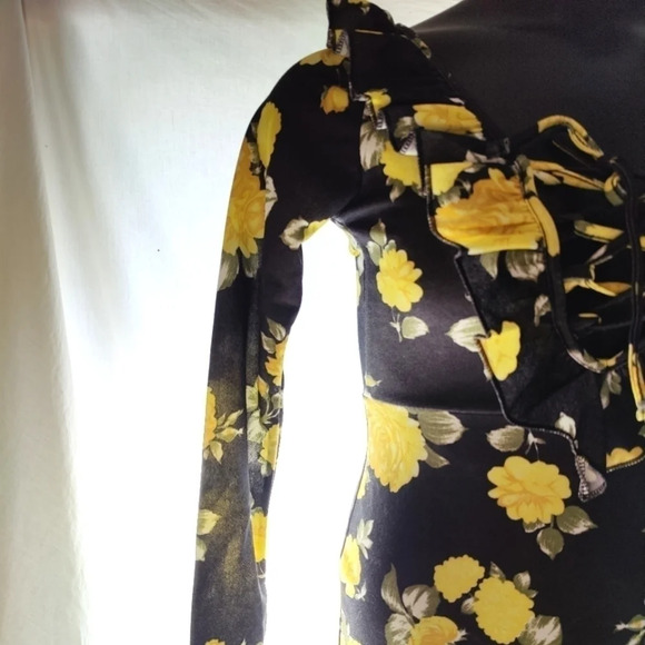 PRETTY Little Thing Ruffle Rose Dress NWT 😍 - Picture 4 of 13